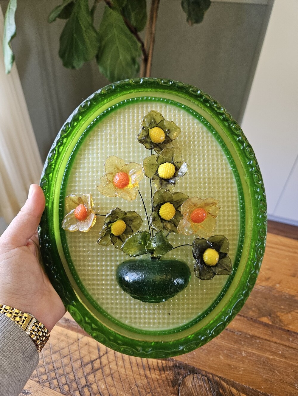 Vintage New Designs Wondermold, Lucite Wire Flower Art